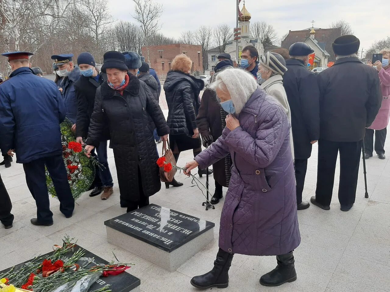 Усть лабинск нашли. Освобождение Усть-Лабинска. Освобождение Усть-Лабинского района от фашистов. День освобождения Усть-Лабинска от немецко-фашистских захватчиков. Вечный огонь Усть-Лабинск.