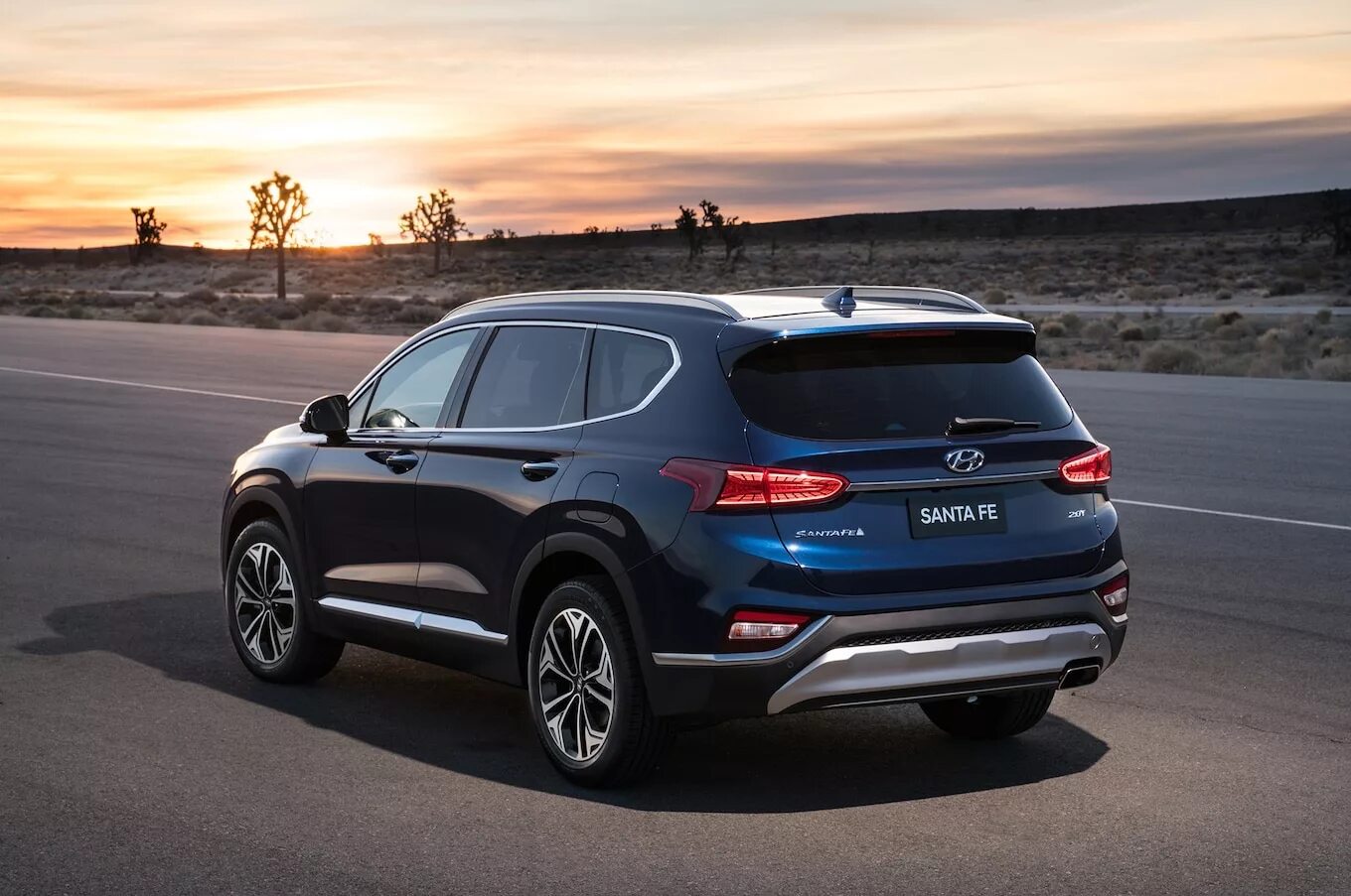 Фото новой хендай санта фе. Hyundai Santa Fe. Hyundai Santa Fe 2019. Hyundai Санта Фе 2019. Hyundai Santa Fe 2023.