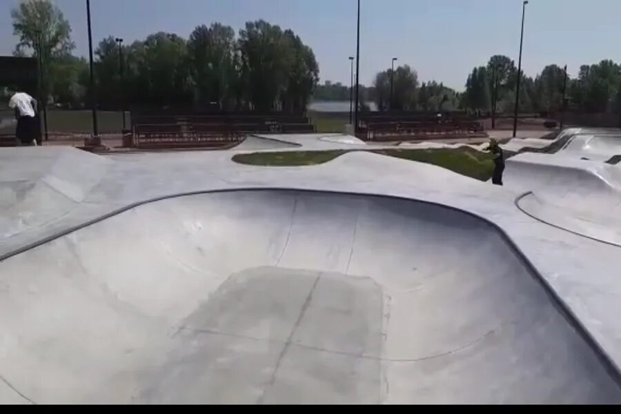 Скейт парк в саранске. Боул в скейт парке. Bmx парк. Скейт парк саранск пушкинский парк. Ксс скейт парк.