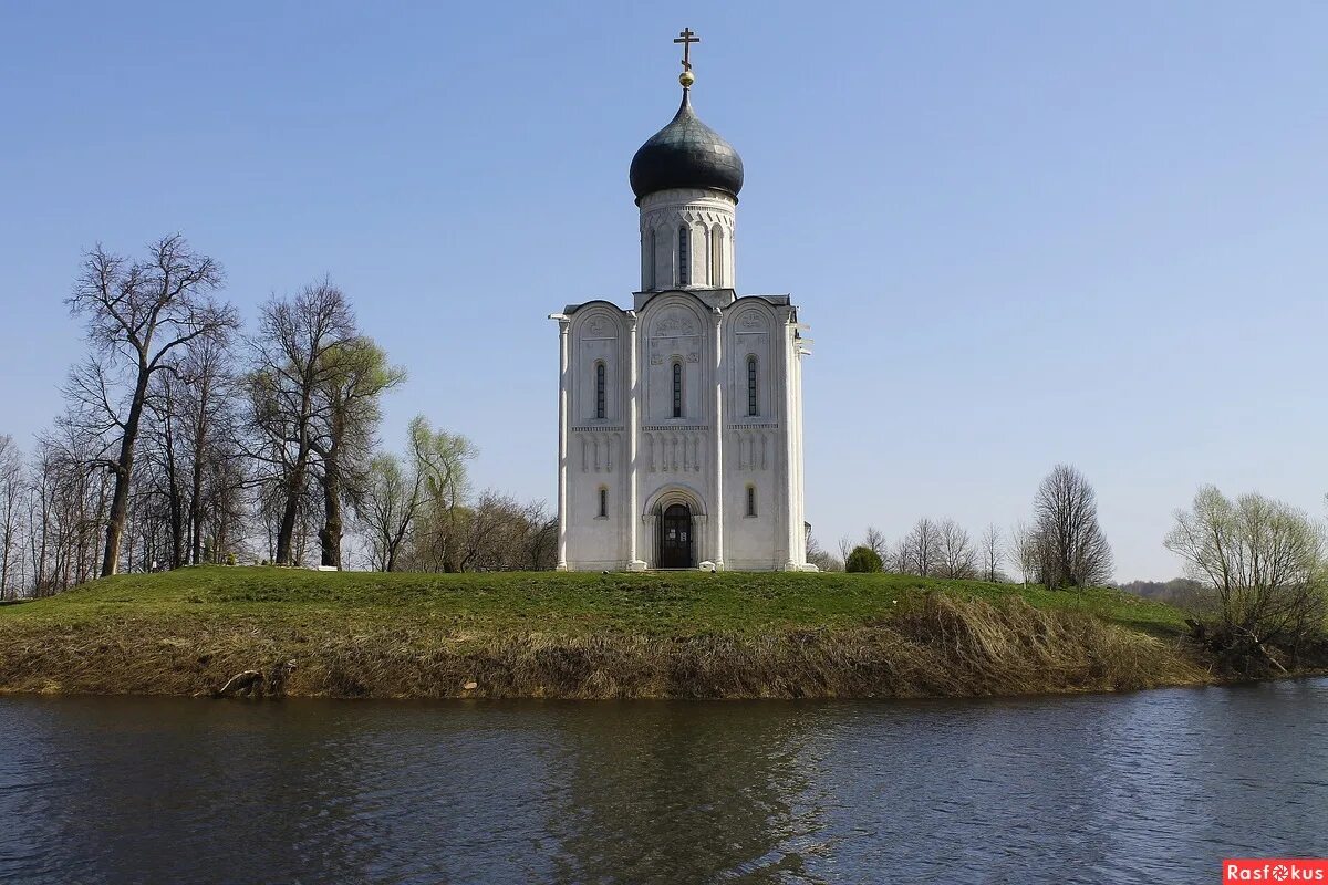 В каком веке построили церковь покрова