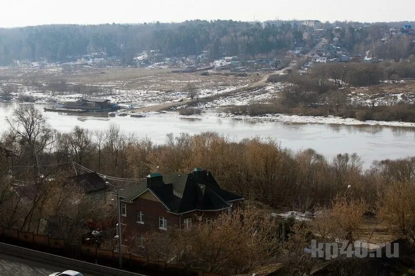 Подъем воды в серпухове. Ока Серпухов уровень воды. Уровень воды река Ока Серпухов. Уровень воды в Оке в Серпухове. Паводок в Тарусском районе Калужской области.