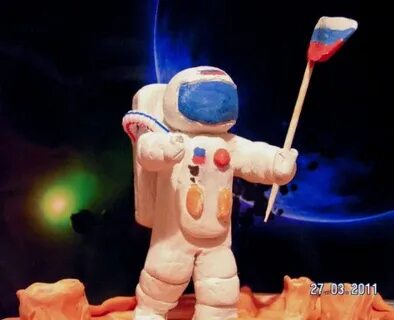 Космонавт из воздушного пластилина пошагово