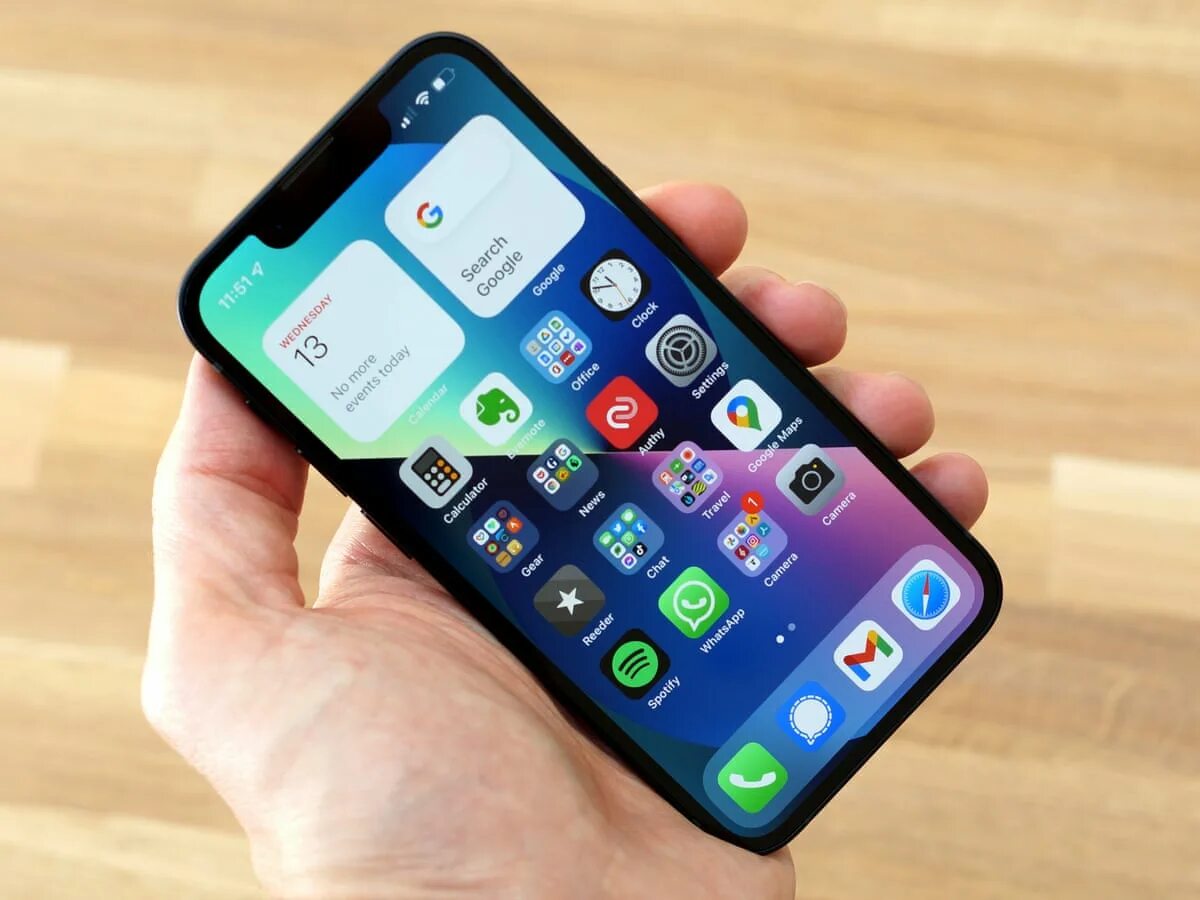 iPhone 13 and iPhone 13 mini Review: Progress Isn’t Always Exciting in 2021 Devi
