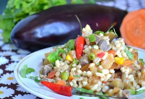 Перловая крупа с овощами