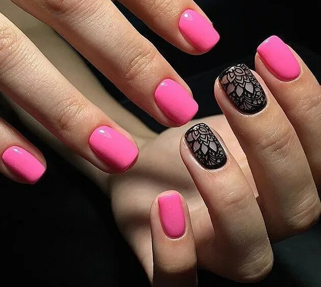 черно розовый маникюр на коротких. маникюррозоаый с черным.