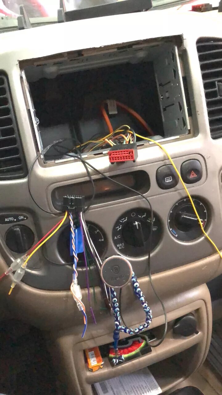 Как снять магнитолу на форд эксплорер 3 Нужна помощь по рамкам 1din/2din Ford Maverick II, 2,3 л, 2006 года автозвук D