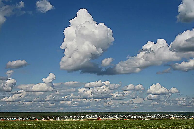 Облако где фотографии. Облако. Облака фото. Одиночное облако. Кучевые облака красивые с высоты.