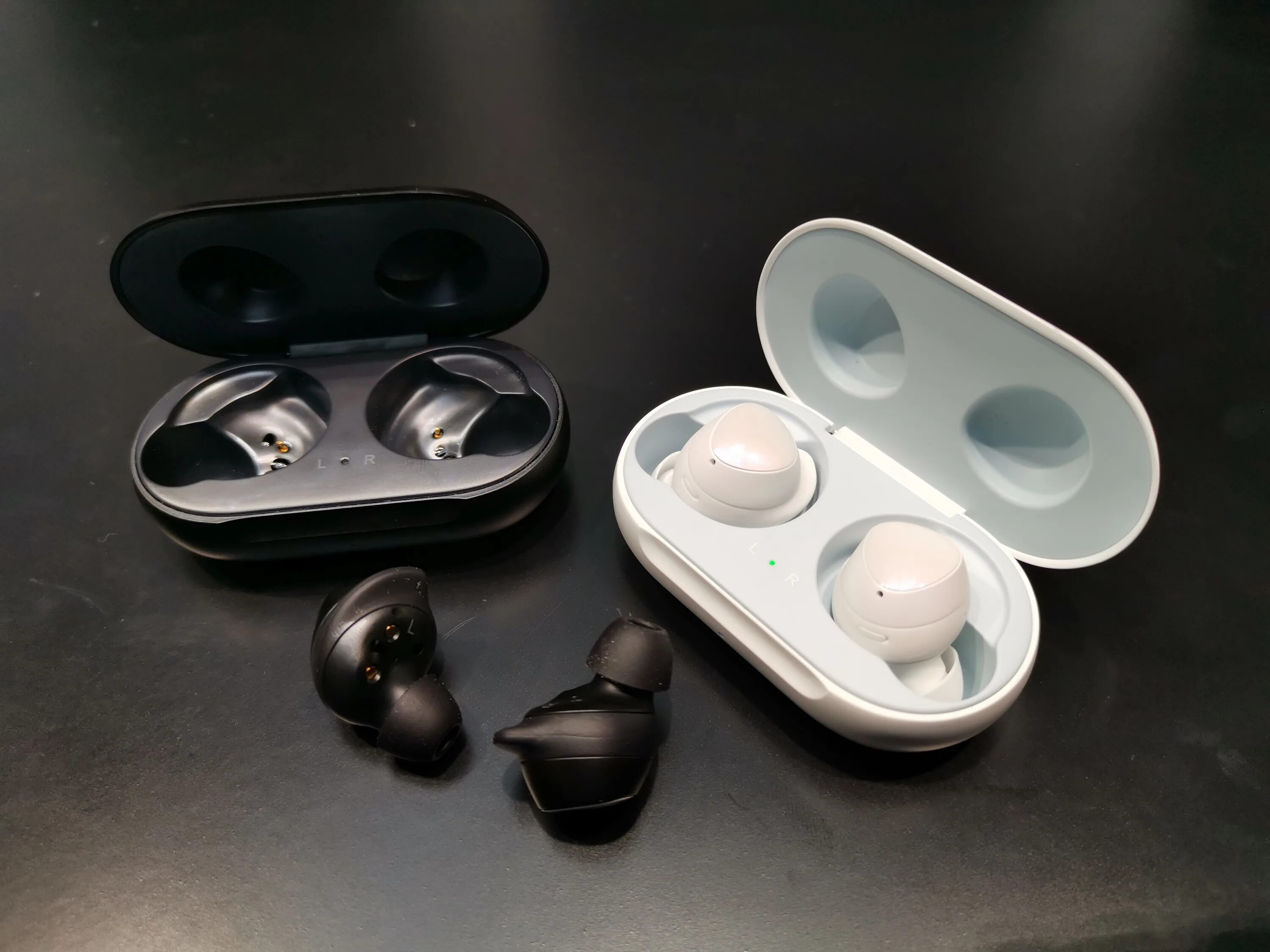 Галакси бадс 2 купить. Samsung Buds 1. Samsung Galaxy Buds. Наушники самсунг галакси Бадс 2. Samsung Galaxy Buds 2 Pro.