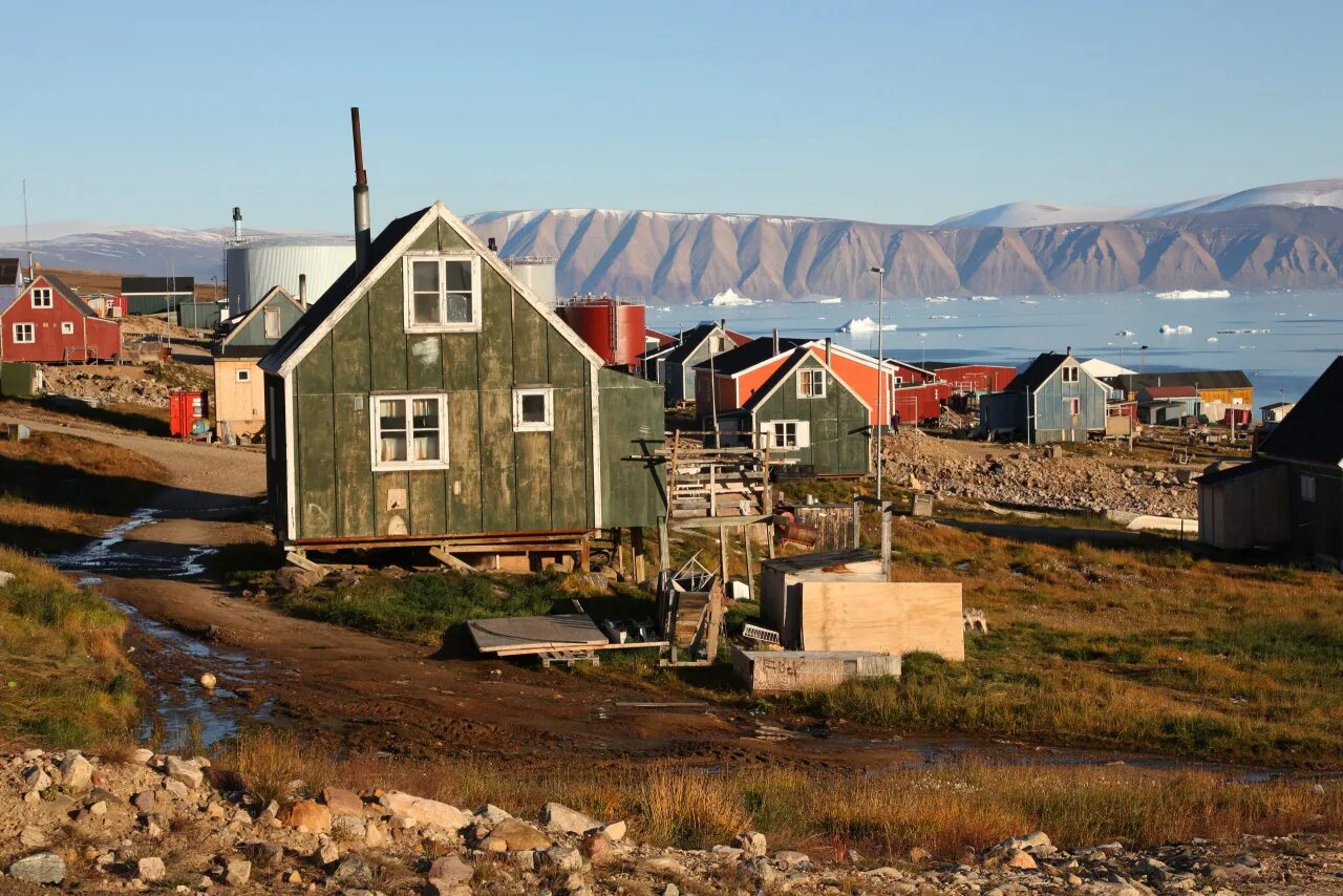 Island значение. Каанаак Гренландия. Гренландия столица Нуук. Гренландия Сиорапалук. ЦУНАМИ В Гренландии.