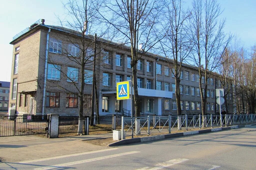 Киров школа дерендяева дерендяева 99. Кировская школа интернат сайт школы. Школа 6 киров калужская область. Поселок торфяной киров. Кировская школа-интернат ленинградская область.