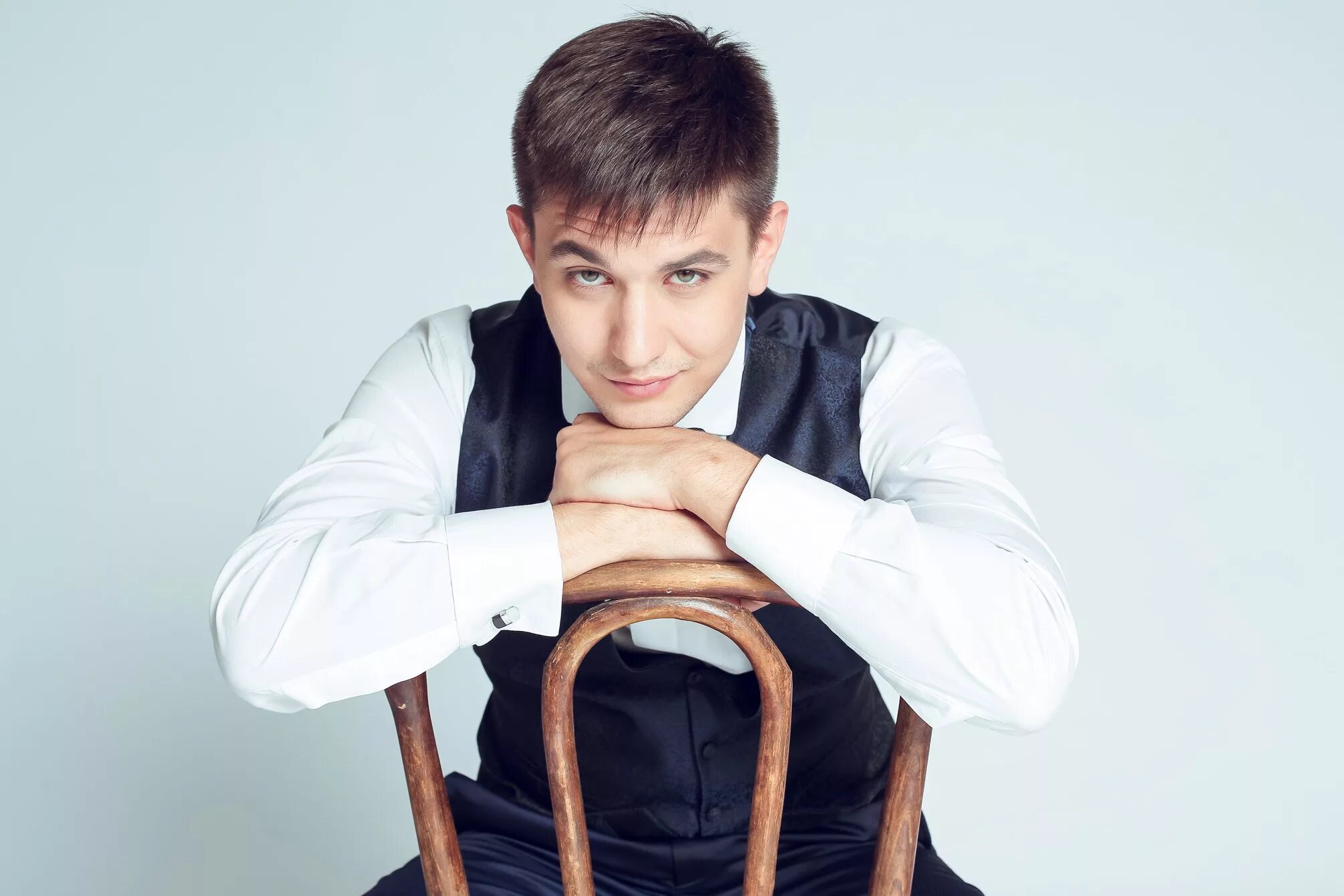 Мариинский театр солист чернецов. Григорий чернецов. григорий чернецов певец. григорий чернецов мариинский. чернецов григорий баритон.