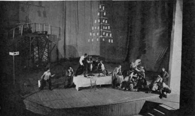 Мистерия буфф театр мейерхольда. Театр зазеркалье иоланта. Мистерия постановка. Маяковский мистерия мейерхольд. Мейерхольд всеволод театр.