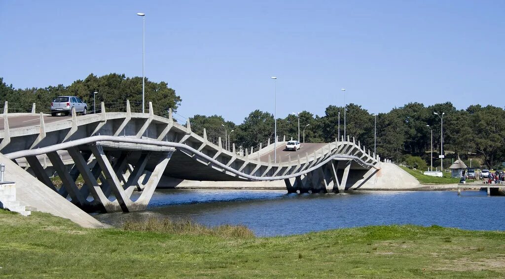 Bridge round. Мост лагуна гарсон. мост лагуна гарсон, мальдонадо, уругвай. гарзон уругвай мост. мост round уругвай.