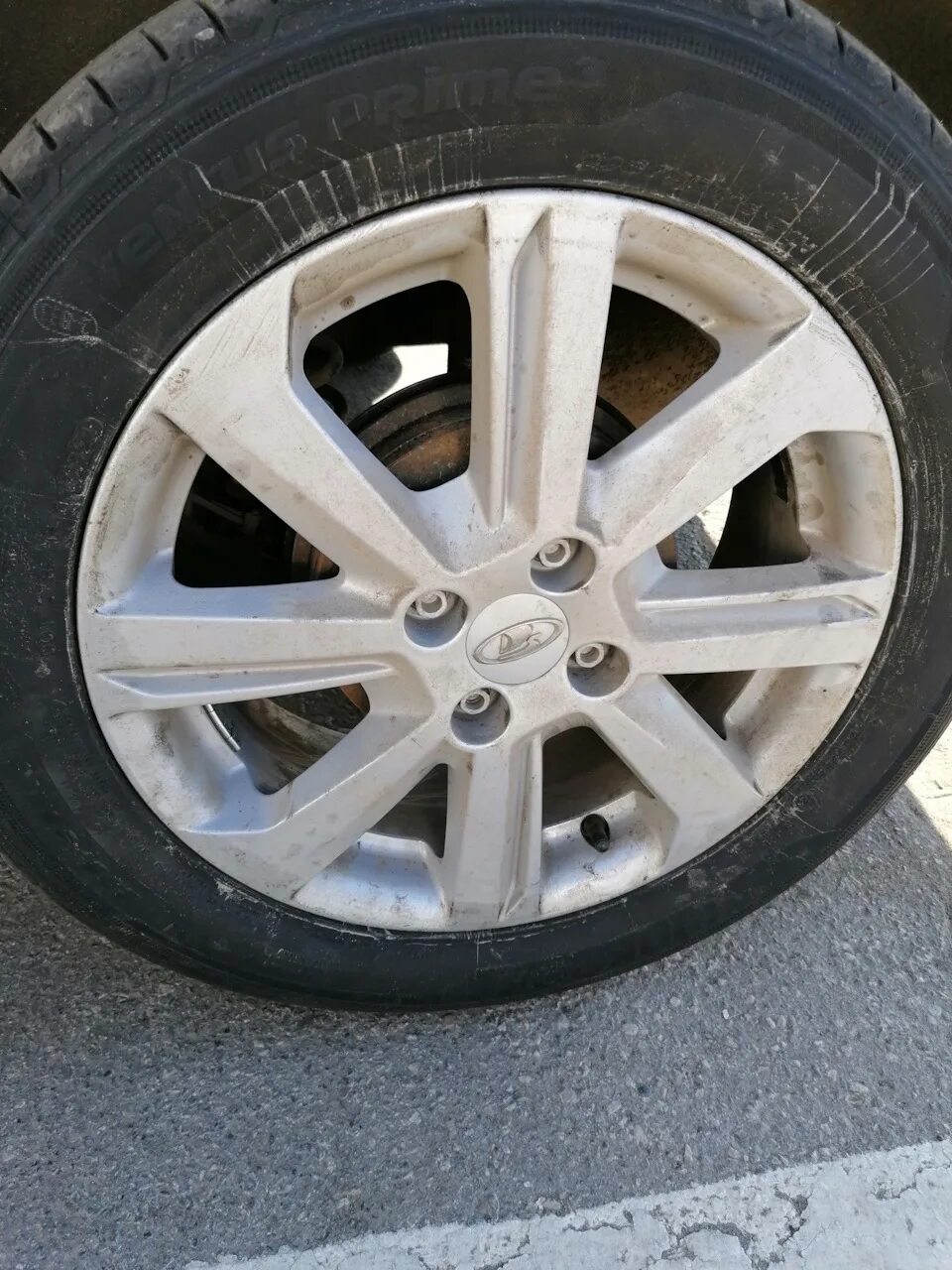 Диски винтер на весту. Диски веста винтер r16. Колесо лада веста r16. Лада веста диски винтер. Диски винтер 16 на весту.