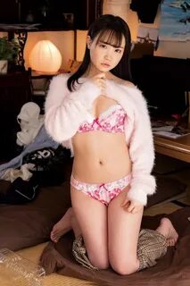 無 毛 ワ レ メ 美 少 女 に 中 出 し 8 人 VOL.02 