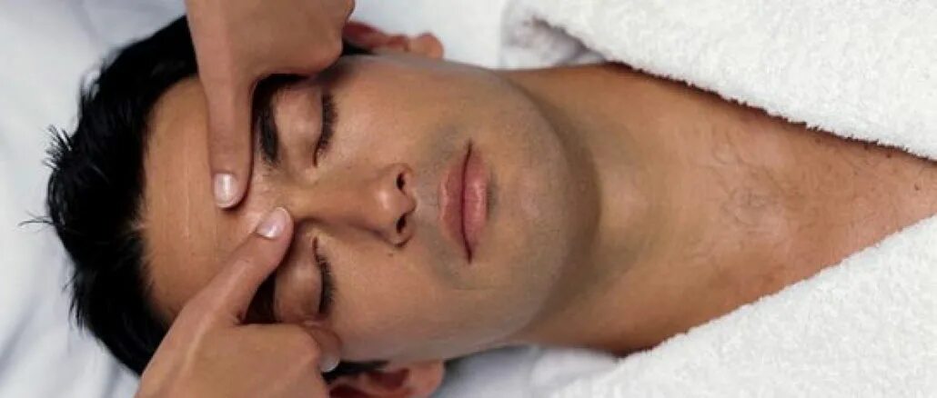 Массаж лица мужчине. Косметология для мужчин. Пилинг мужской. Как очищаются мужчины. Очистка лица для мужчин.