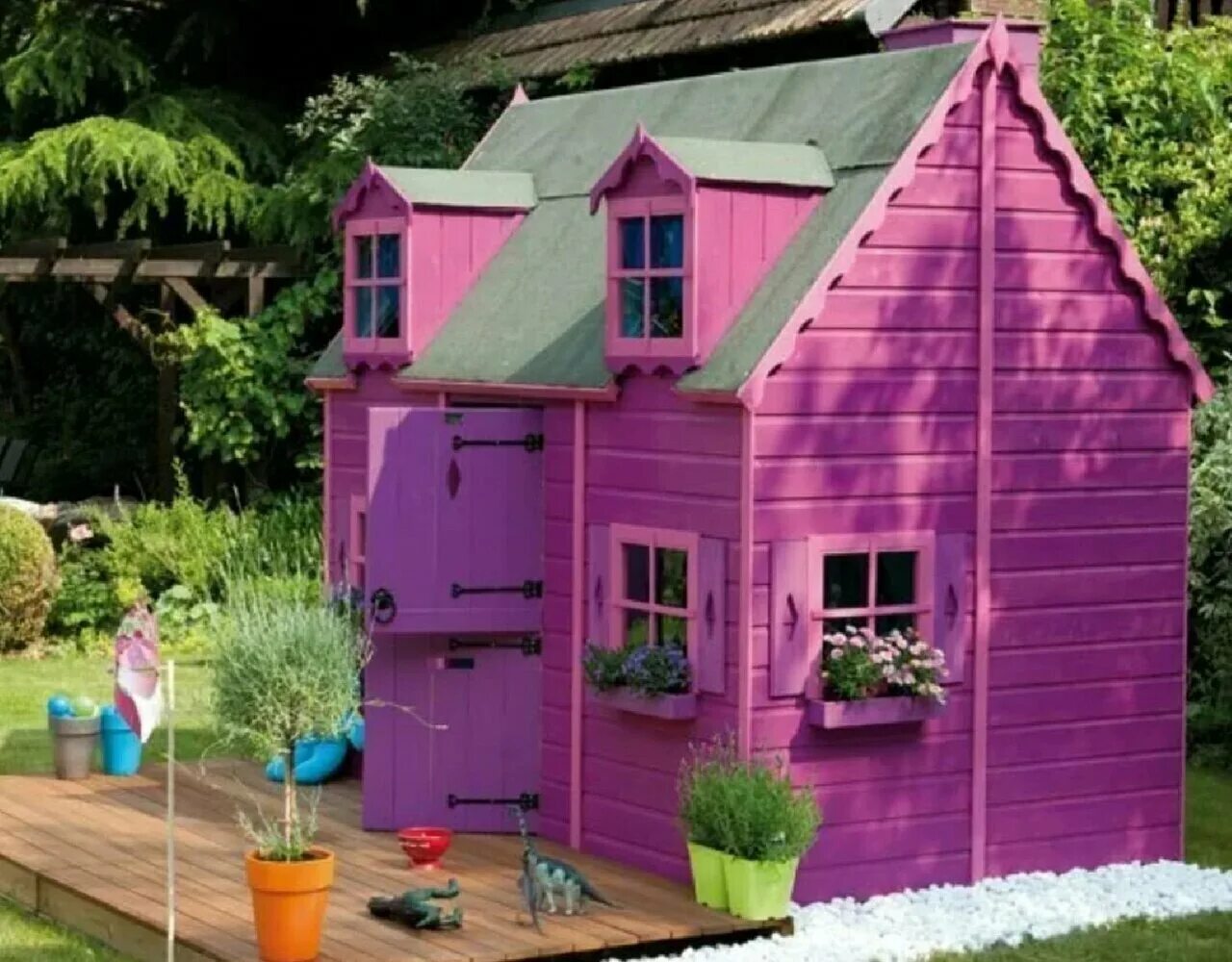 Включи дети домик. Детский домик двухэтажный. Домик для девочки на даче. Двухэтажный детский домик для дачи. Детский деревянный домик для дачи.