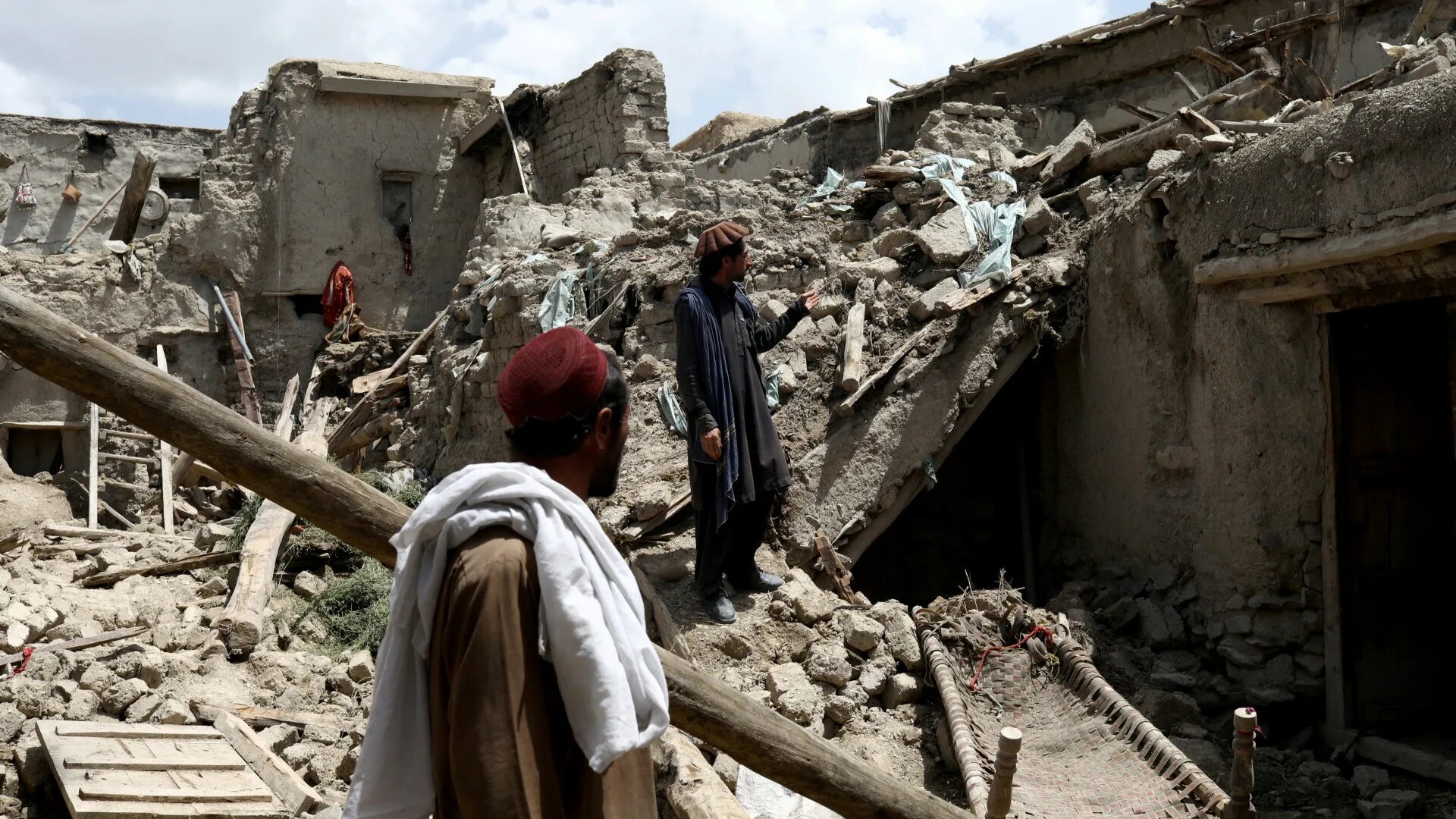 Сильнейшее землетрясение на земле. Афганистан землетрясение Кабул. Землетрясение в Афганистане 2022. Землетрясение в Афганистане 2023. Землетрясение Таджикистан 1911.