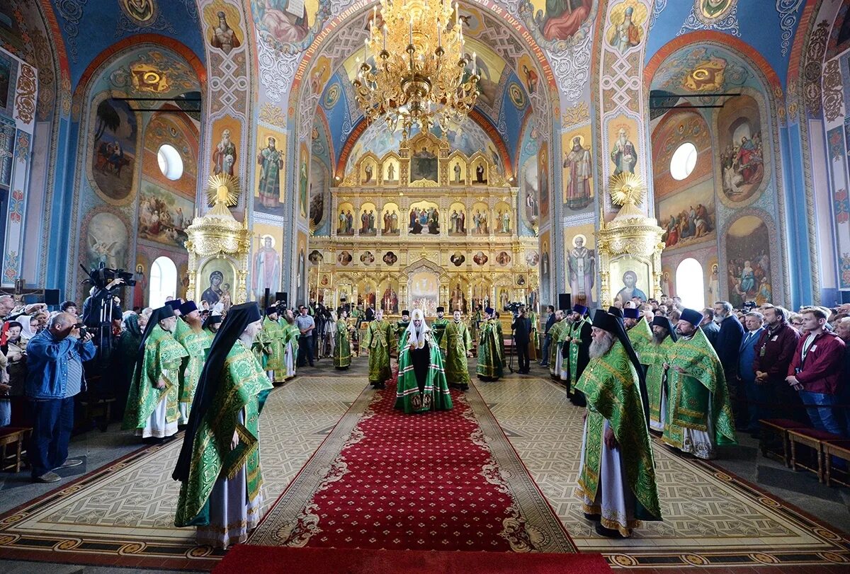 Русский православный проект. Литургия в Валаамском монастыре. Оглашенные в церкви.