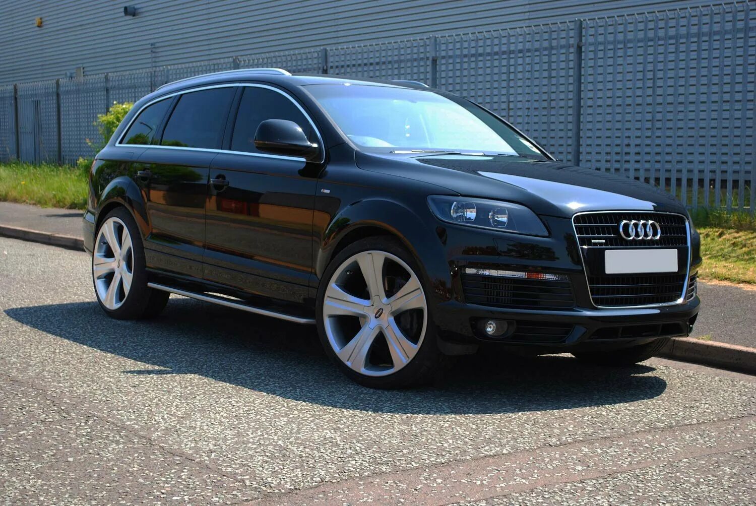 22.11 2005. Audi q7 r20. Audi q7 2012. Диски Ауди ку7. Audi RS q7 2008.