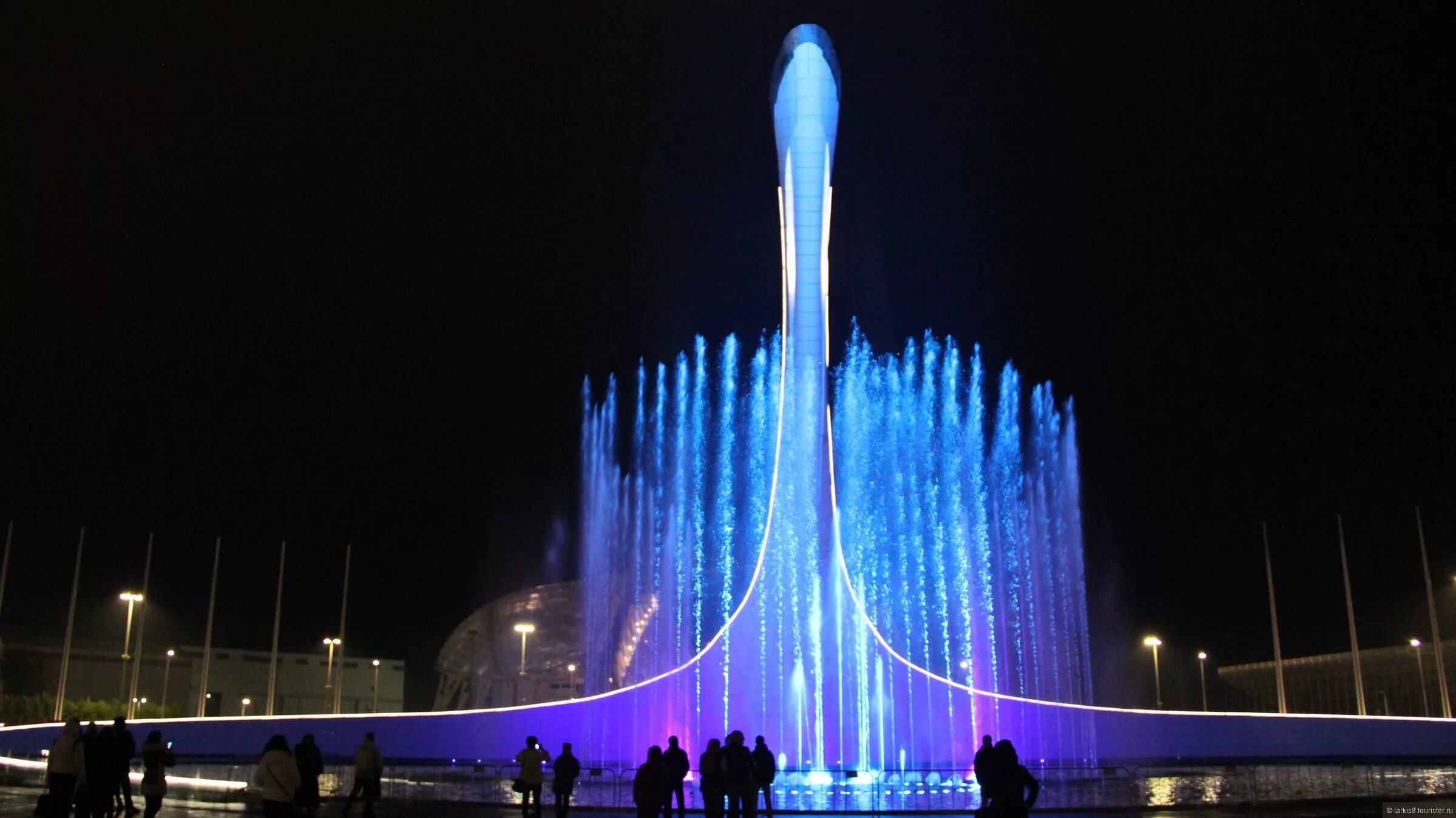 Поющие фонтаны время работы. Поющие фонтаны Сочи Олимпийский парк. Поющие фонтаны Сочи Олимпийский парк 2023. Фонтан в Сочи в Олимпийском парке. Поющий фонтан в Сочи в Олимпийском парке.