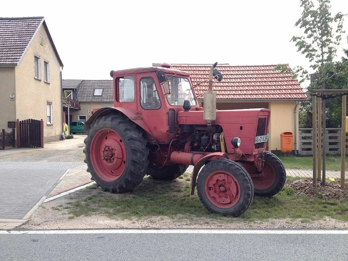 Замки белоруссии гродно. Мтз-50 трактор. Трактор колесный мтз-80. Беларус старый. Город витебск беларусь.