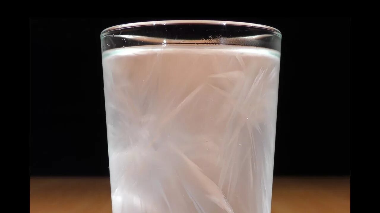 Эксперименты топлива. Эксперименты с водой. Эксперименты с водой. Magic water. Water tricks.