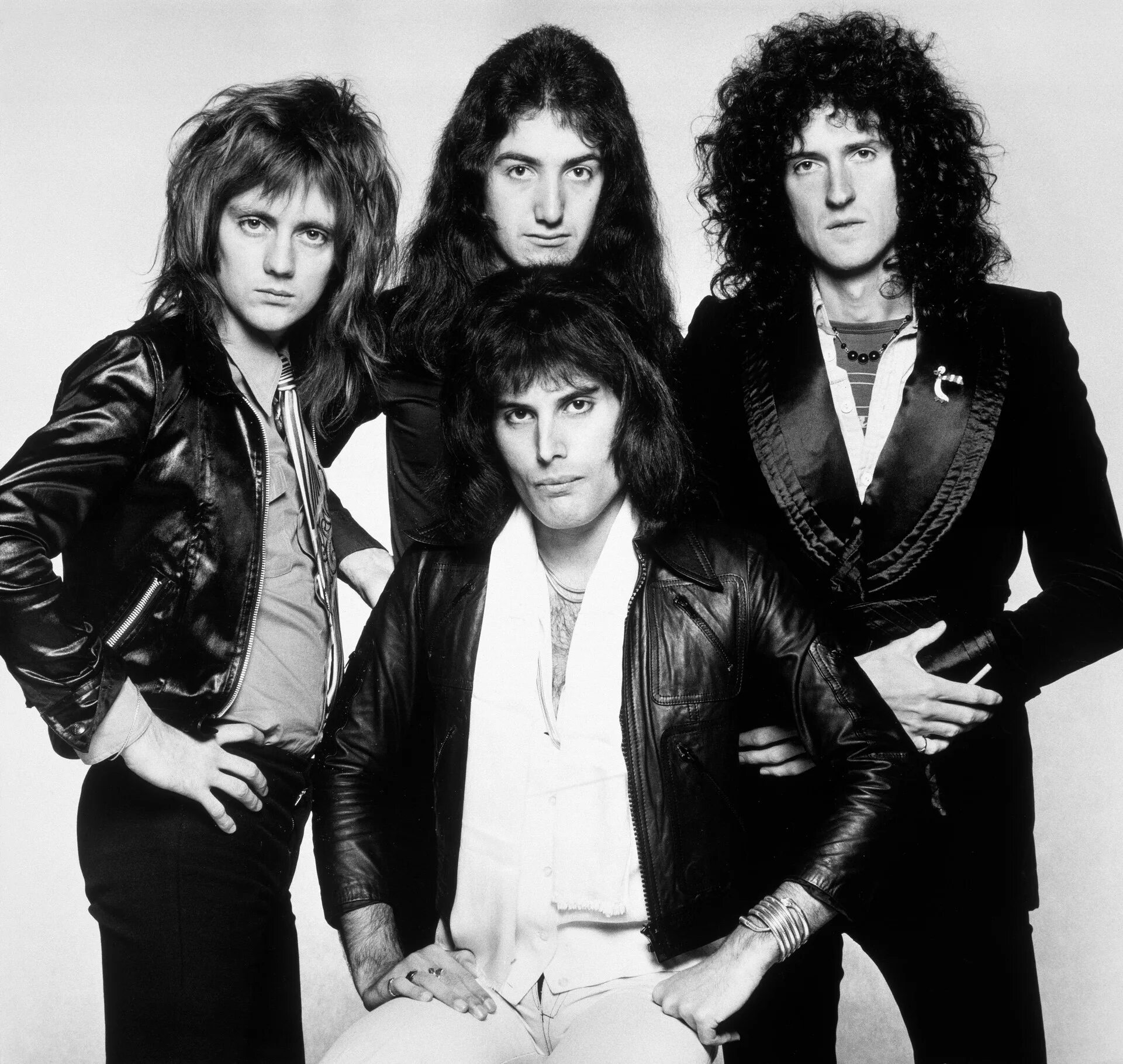 Группа Queen 70s. Группа Queen 1970. Группа Queen 1975. Группа Квин состав. Популярные рок песни зарубежные