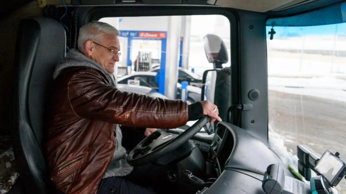 Woiciech rajski conductor. Водитель категории е. Водитель автомобиля категории е вакансии. Категории водителей автомобилей. Conductor vr.