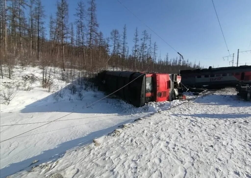 Сход с рельсов тепловоза 2тэ10м. Авто ру амурский