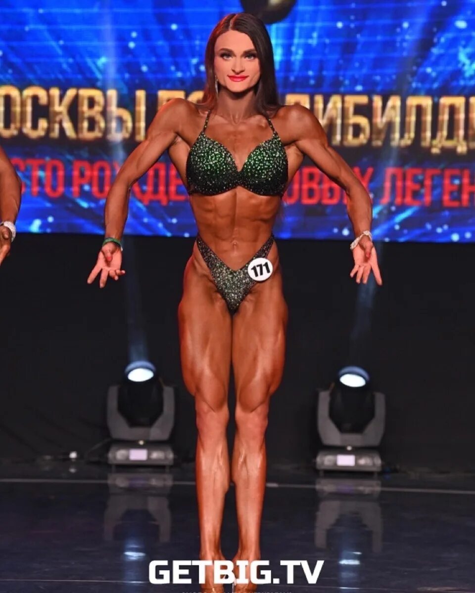 Открытый кубок городского округа балашиха по женскому бодибилдингу. Соревнования по бодибилдингу 2023 в испании. Кубок москвы девушки. Российская девушка бодибилдер. Виноградова светлана тренер.