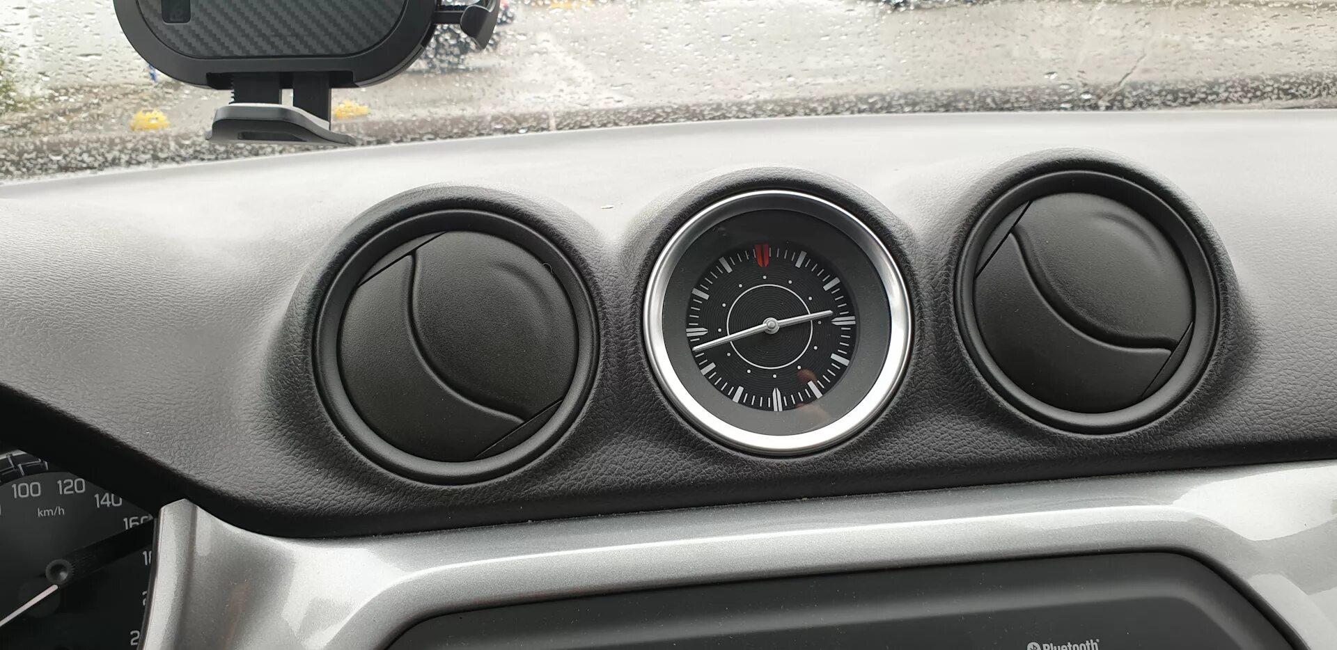 Suzuki vitara панель часы. Часы сузуки витара. Салонные часы сузуки витара. Часы для сузуки витара 2019. Часы сузуки витара.