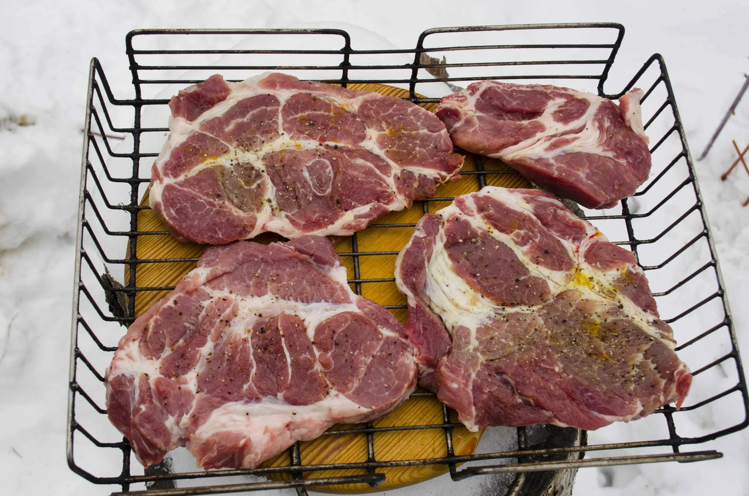 Ошеек свиной. Свинина ошеек. Ошеек свиной. Мясо ошеек свинина. Ошеек свиной николаевский копченая.