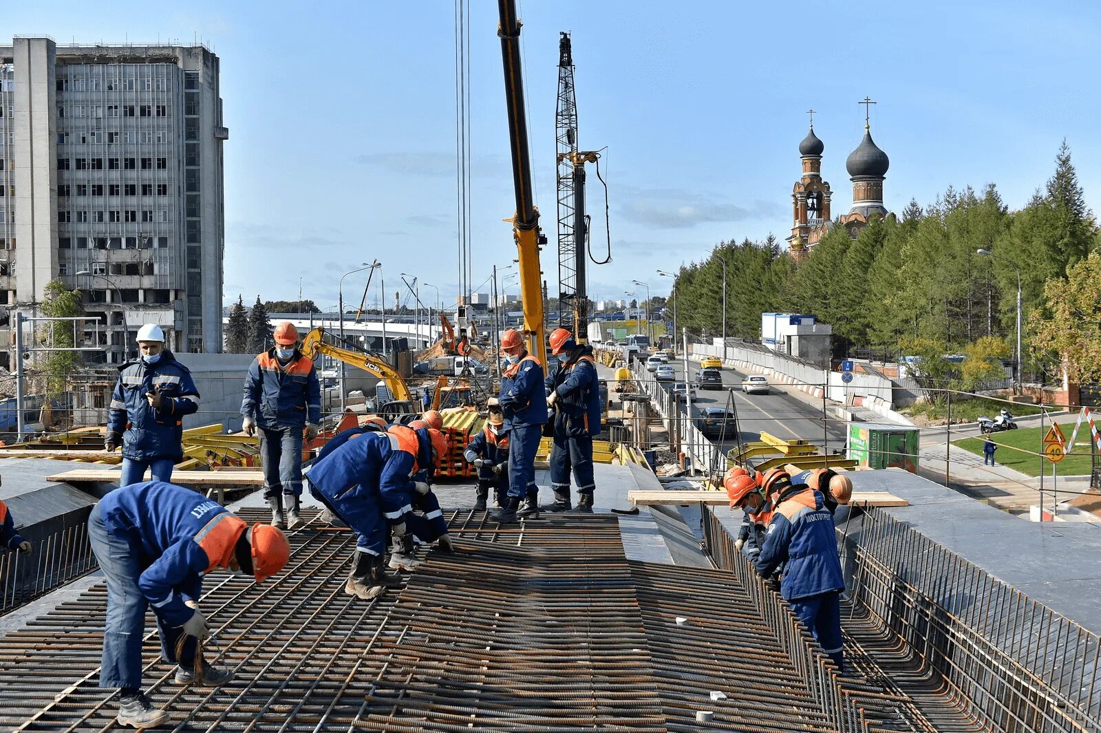 Сайт московского строительства. Мост через реку Сходня Волоколамское шоссе. Реконструкция моста на Волоколамском шоссе через реку Сходня. Стройка Волоколамское шоссе. Реконструкция Волоколамского шоссе река Сходня.