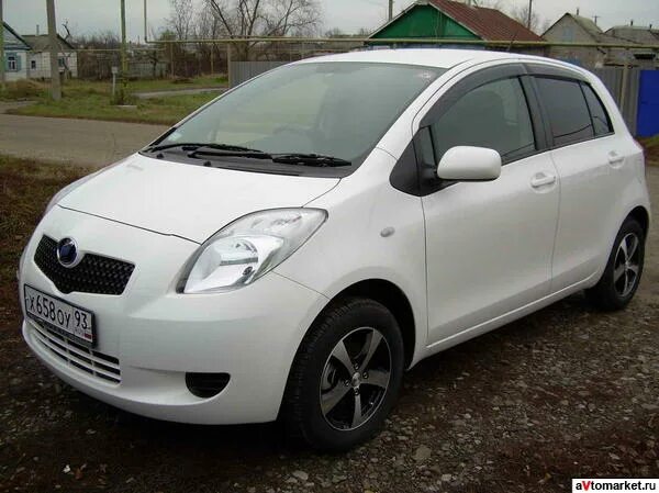 Купить витц дром. Тойота Витц 2008 белая. Тойота Витц 2005г. Toyota Vitz 2005-2007. Тойота Витц 2005.