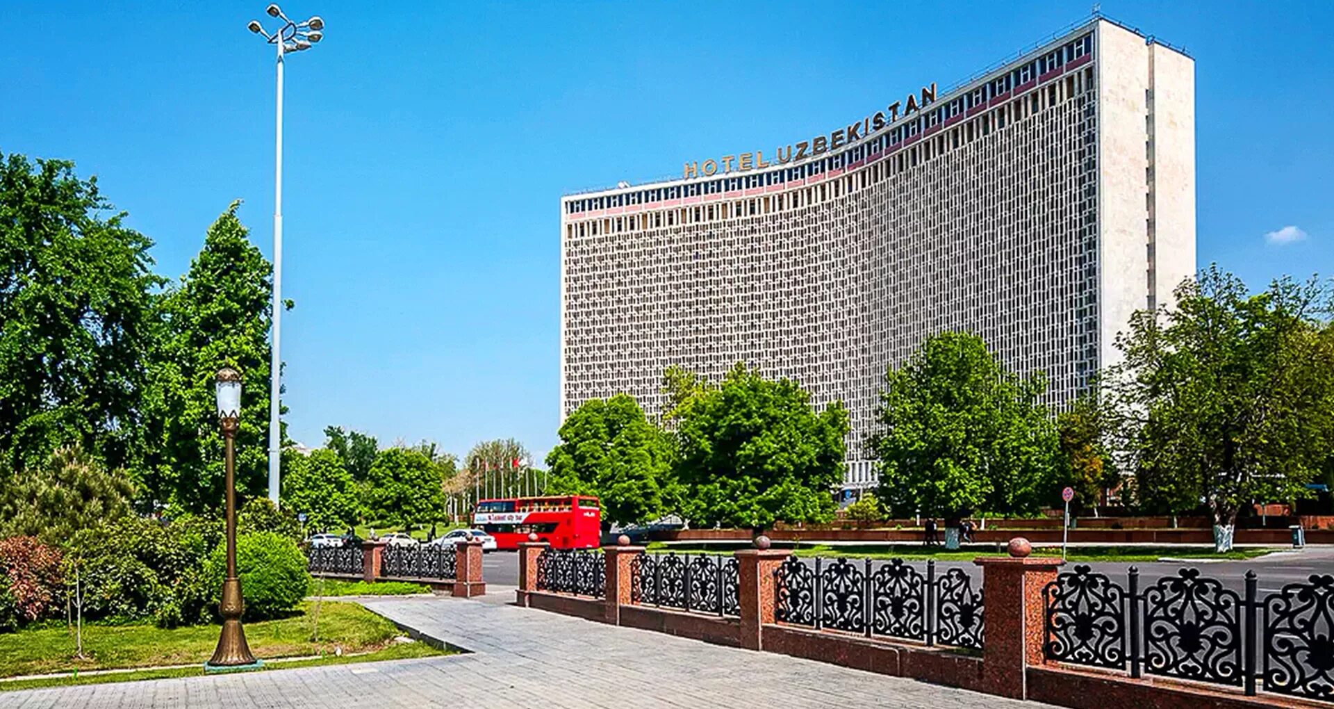 Гостиница узбекистан в ташкенте фото. Hotel uzbekistan tashkent. Гостиница узбекистон ташкент. Diamond отель ташкент. Мехмонхонаси узбекистан.