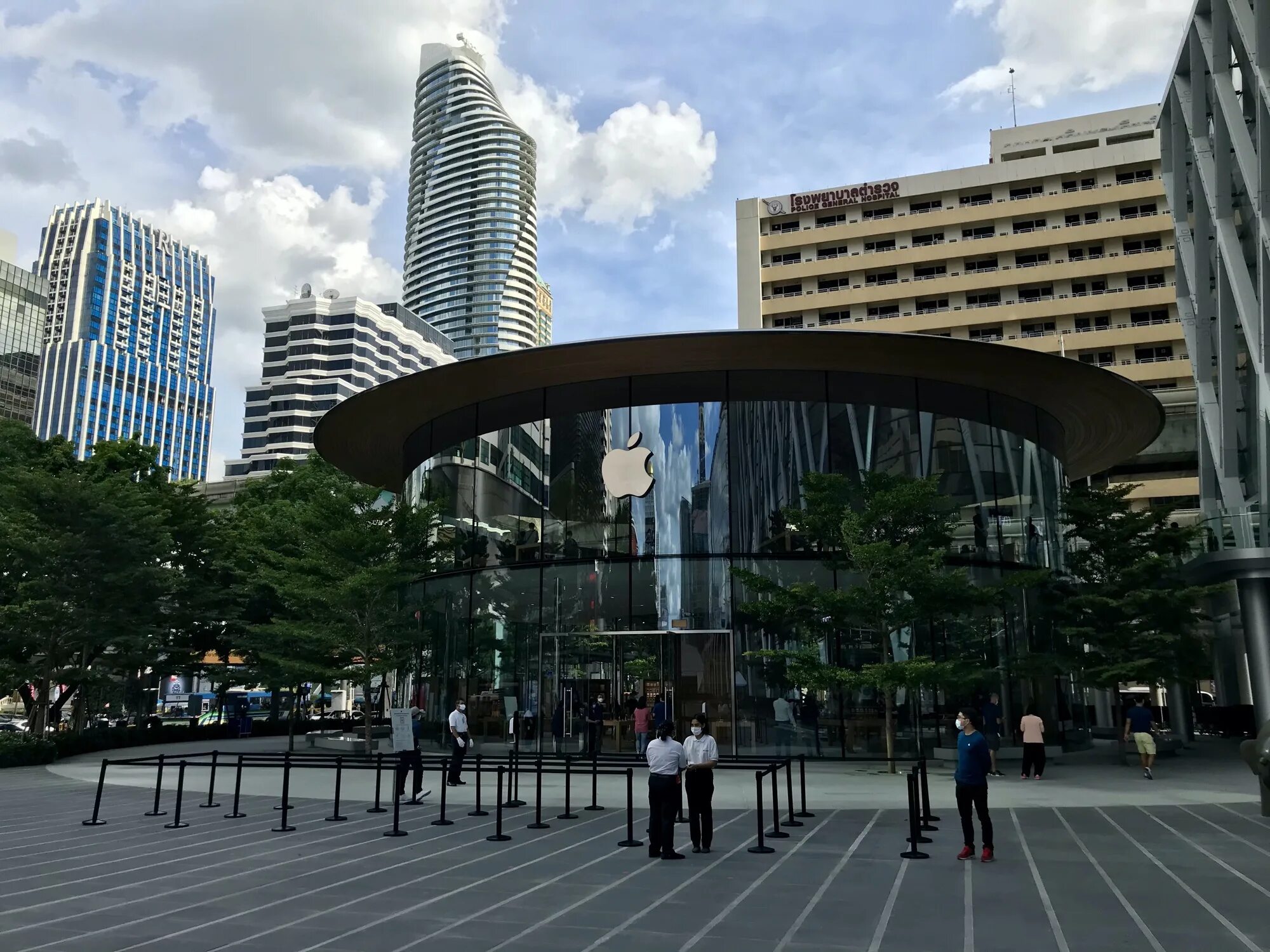 Эпл Бангкок. Бангкок эпл стор. Apple Central World, Бангкок. Бангкок магазин эпл.