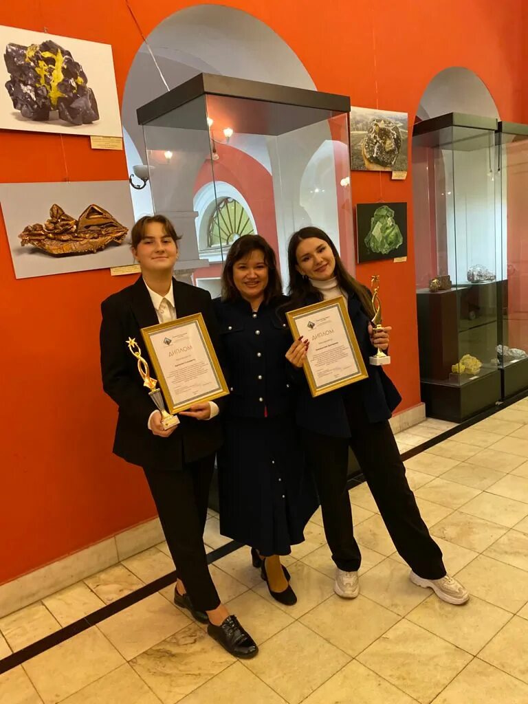 конкурс финансист. награждение. студенты в роли финансиста. эссе день финансиста 2022. конкурс эссе день финансиста 2022.