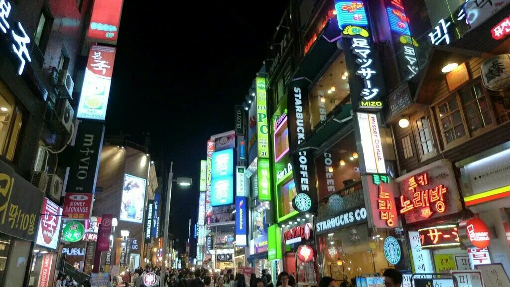 Myeongdong сеул. Корея улица мёндон. квартал мёндон сеул. торговый квартал мёндон сеул. улица мёндон сеул ночью.