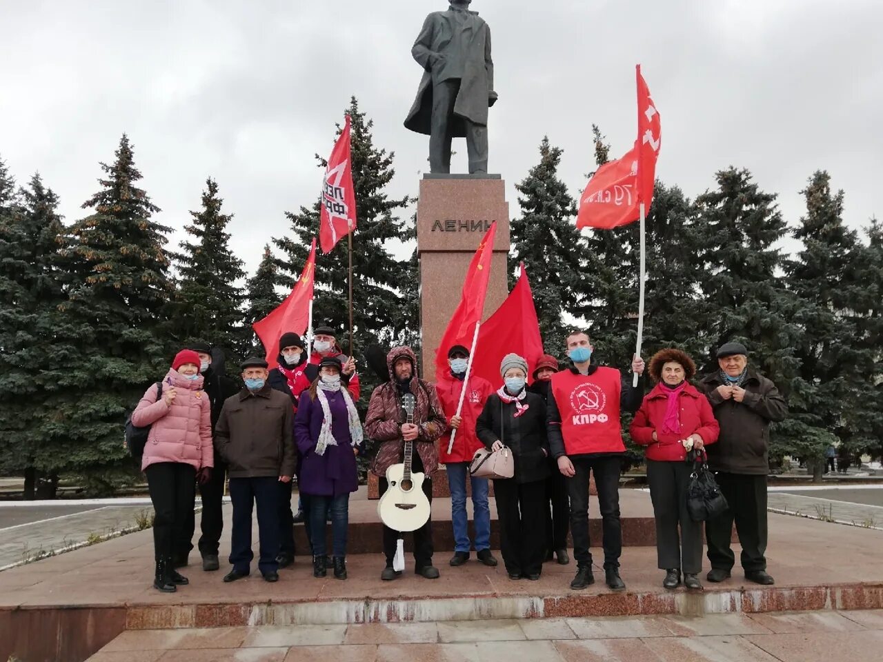 Почему 7 ноября отмечают октябрьскую. 7 ноября праздник 2025. тольятти коммунист. самара октябрьская революция. тольяттинские коммунисты.