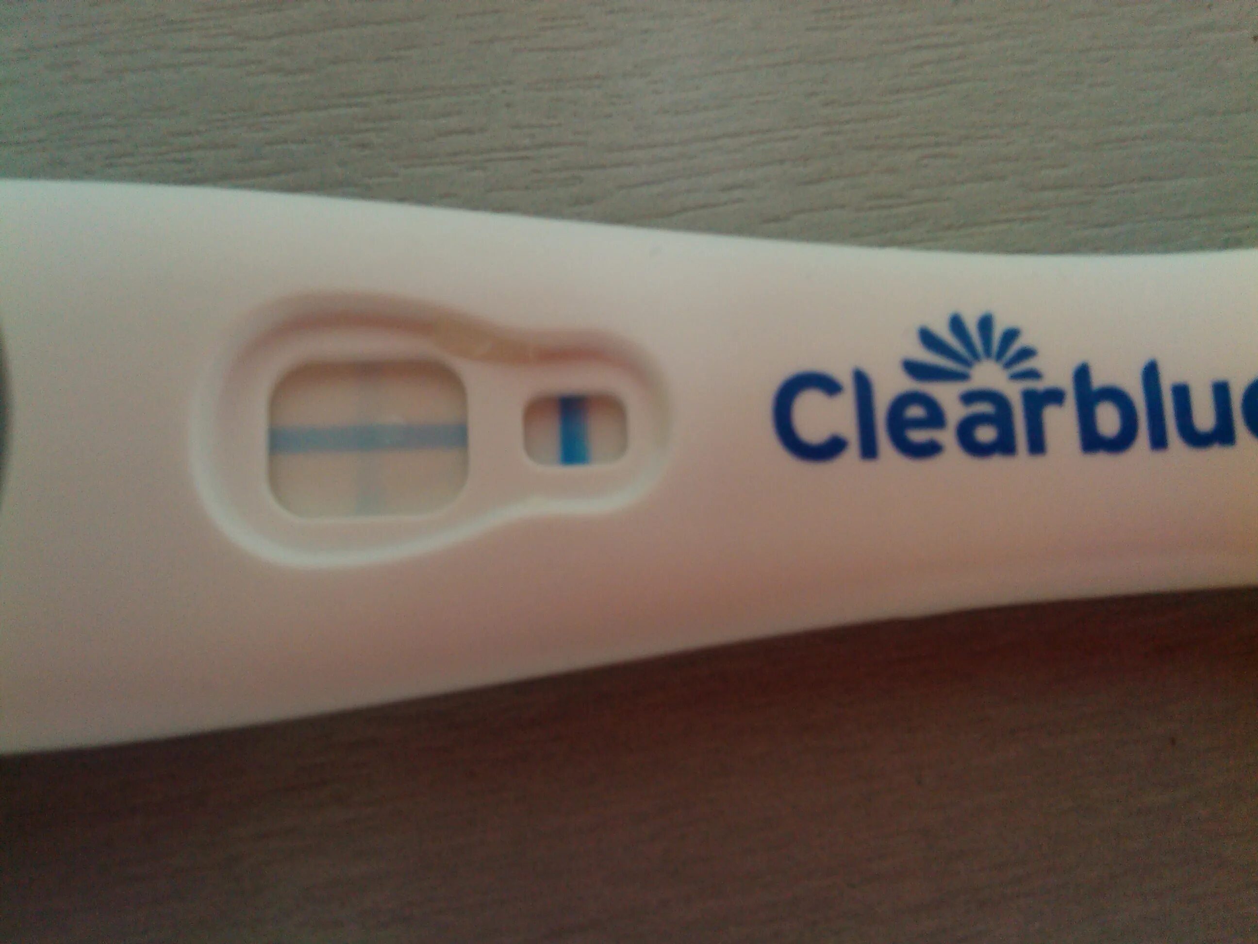 Фото отрицательного результата. Тест клеар Блю. Тест на беременность Clearblue. Положительный тест на клиаблю. Тест клеар Блю положительный.
