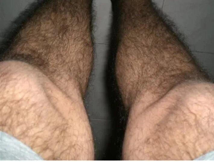 Hairy foot. Волосатые мужские ножаи. Волосатые мужские стопы.