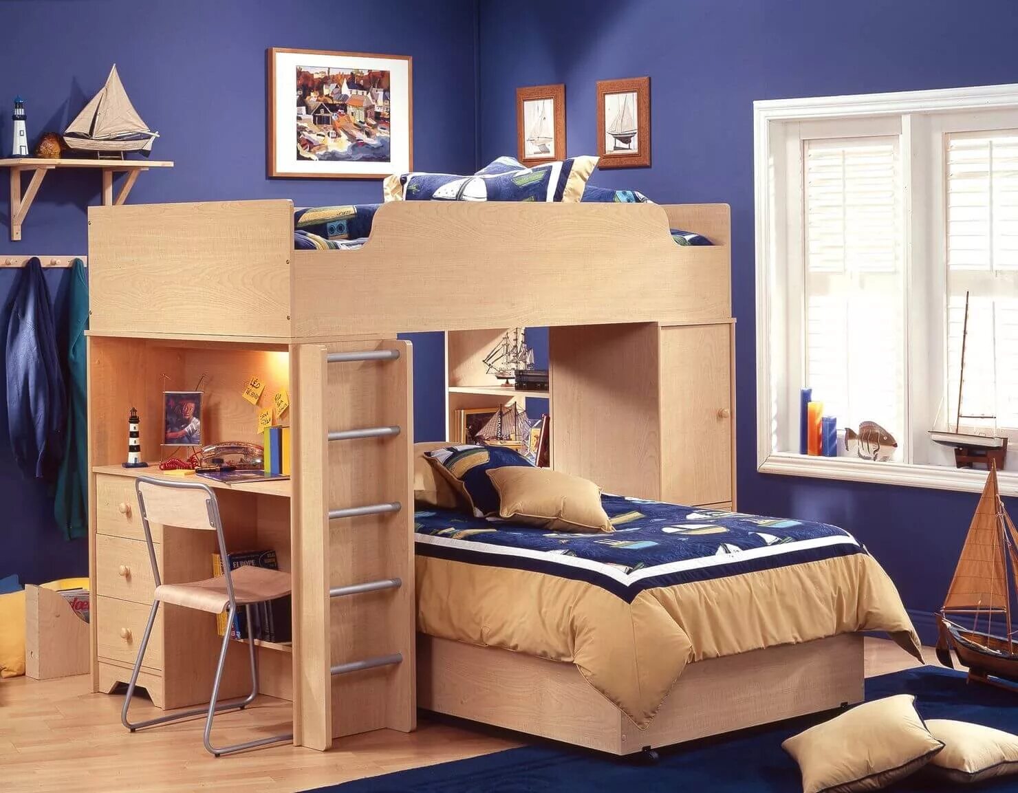 Двухэтажный спальный. Двухэтажная кровать. Детские спальни. Двухъярусная кровать для детей. Детская двухэтажная кровать.