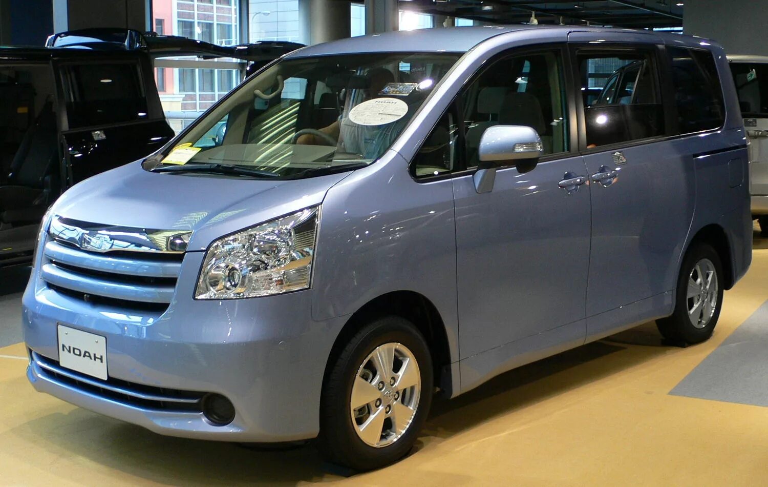 Noah гибрид. Минивэн Тойота Ноах. Toyota Noah 1. Тойота Ноах 2007. Тойота Ноах 2023.