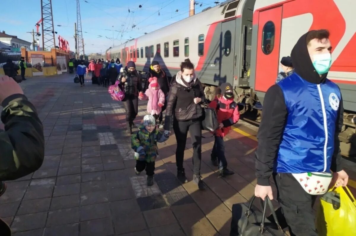 Приезд из границы. Беженцы ДНР Воронеж. Беженцев из ДНР Воронеж. Беженцы в Воронеже. Беженцы с Украины в Воронеже.