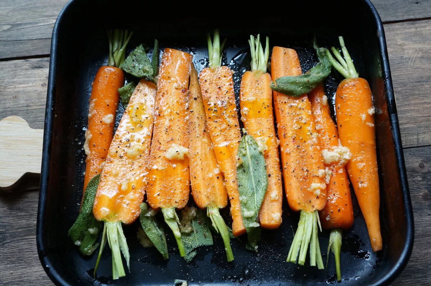Какие овощи можно запекать. Блюда из морковки. Необычные блюда из моркови. Овощи в духовке. Запеченная морковь в духовке.