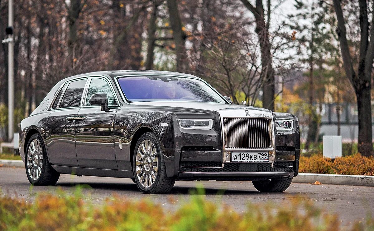 Роллс ройс россия. Роллс Ройс Фантом. Роллс Ройс Фантом в России. Rolls Royce Phantom 8. Rolls Royce Phantom 1974.