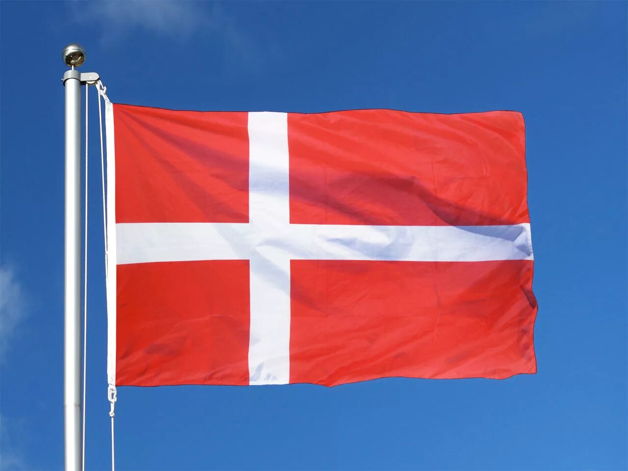 Как выглядит флаг дании. Флаг Дании. Флаг Дании 2022. Флаг Дании 1914.