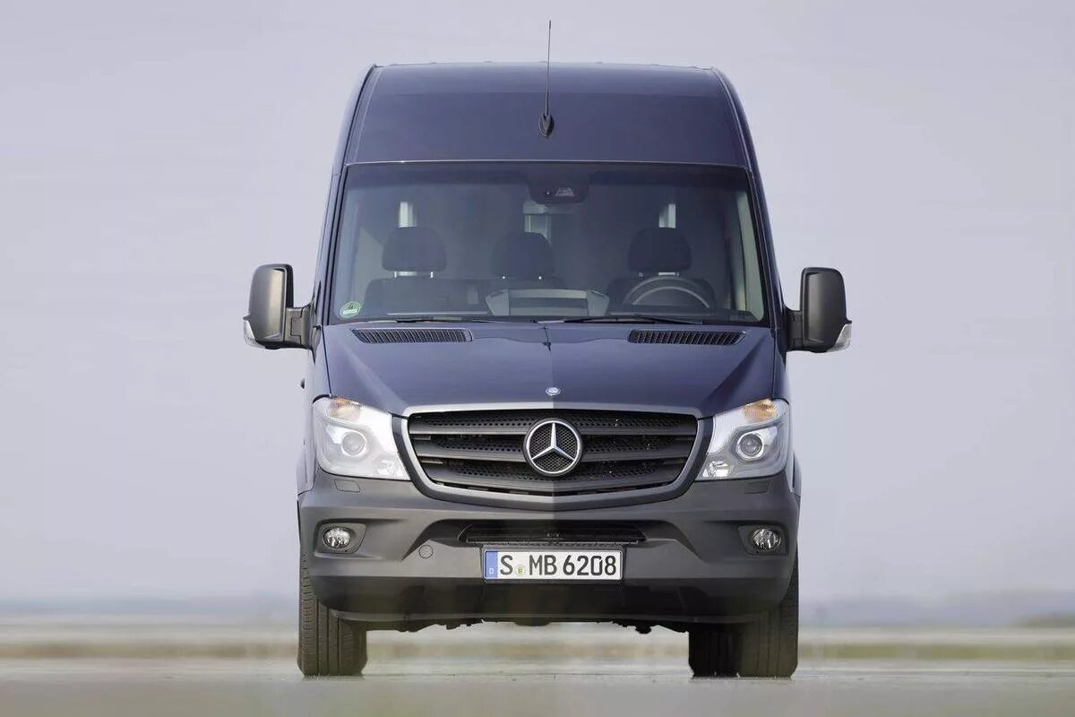 Спринтер рестайлинг. Mercedes-Benz Sprinter 906. Mercedes Sprinter 906. Mercedes-Benz Sprinter 2013. Mercedes Sprinter w-906 2.