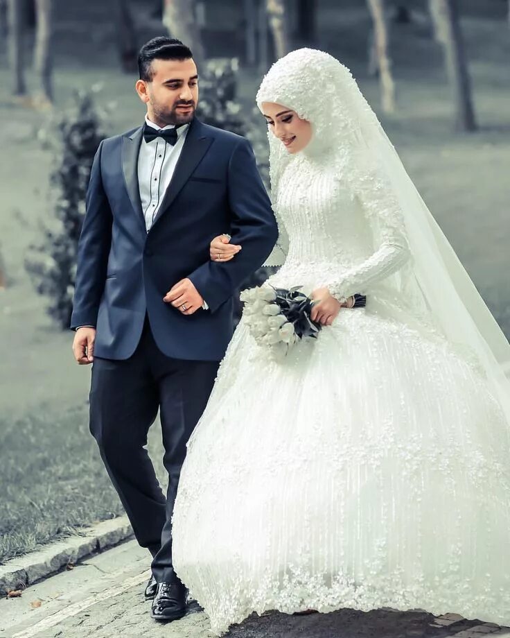 Azeri gelin. Мусульманские Свадебные платья. Свадебные платья хиджаб. Свадебные платья для мусульманок.